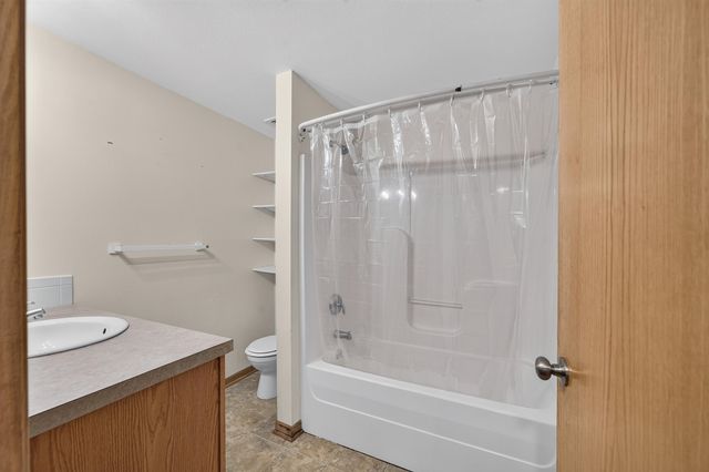 2701 E Kite, Wichita, KS 67219