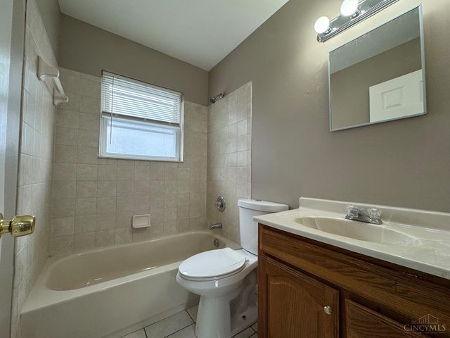 3260 Blueacres Drive, Colerain Twp, OH 45239