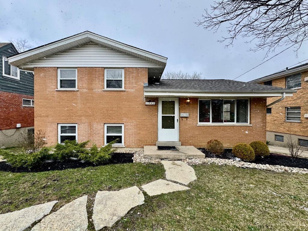 3260 Blueacres Drive, Colerain Twp, OH 45239