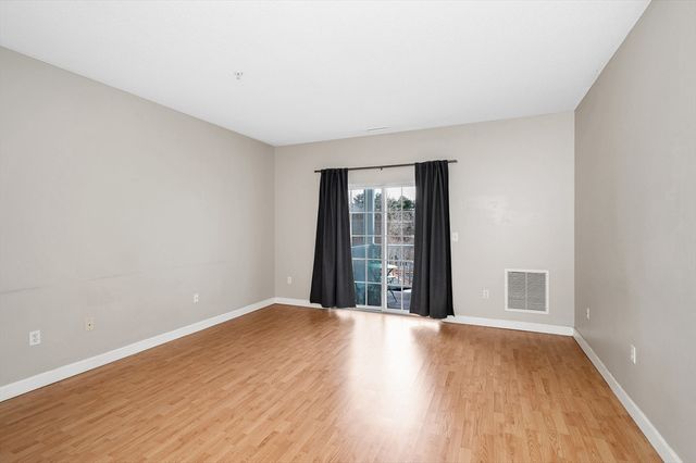 21 Hampshire Rd 306, Methuen, MA 01844