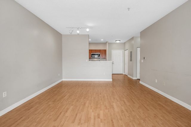 21 Hampshire Rd 306, Methuen, MA 01844