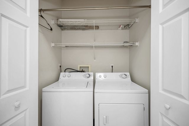 21 Hampshire Rd 306, Methuen, MA 01844