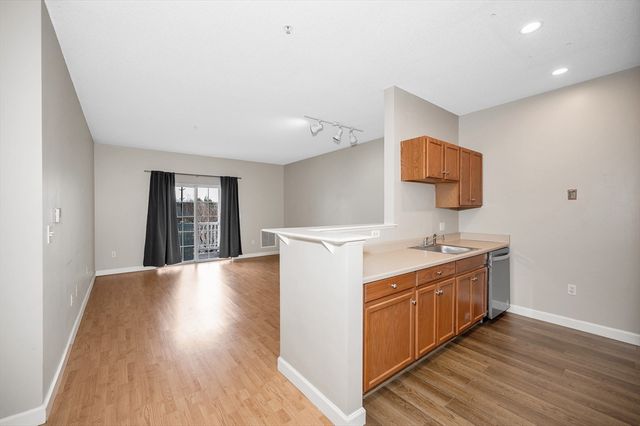 21 Hampshire Rd 306, Methuen, MA 01844