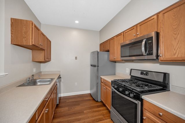 21 Hampshire Rd 306, Methuen, MA 01844
