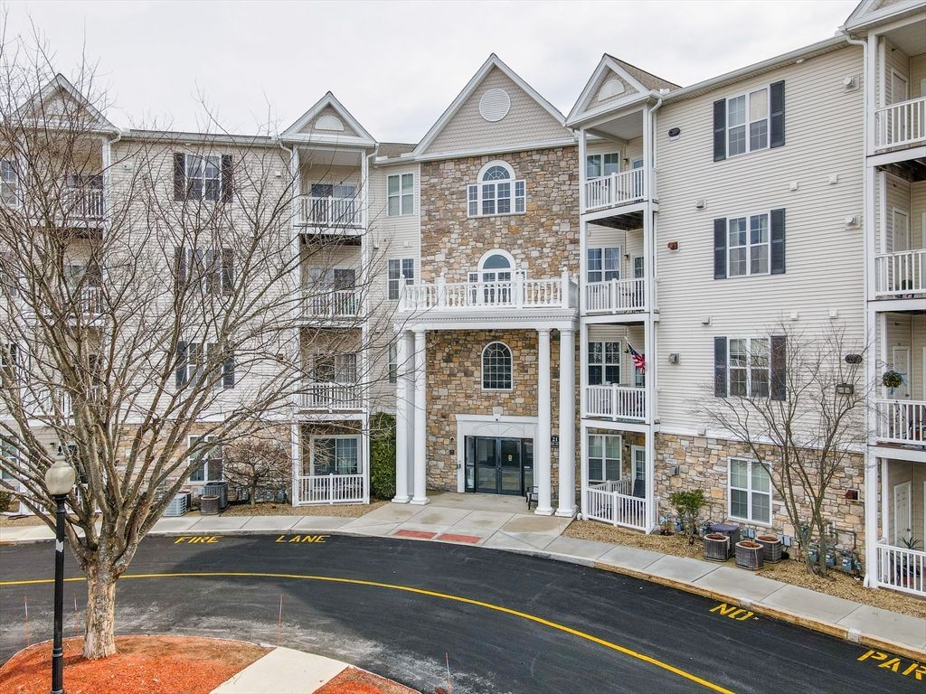 21 Hampshire Rd 306, Methuen, MA 01844