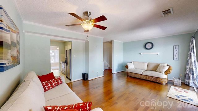 7962 Westcape Drive, Denver, NC 28037