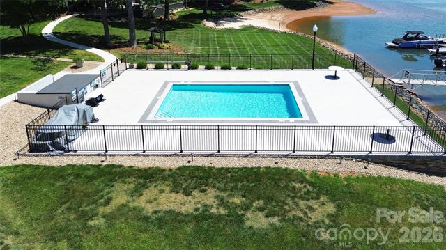 7962 Westcape Drive, Denver, NC 28037