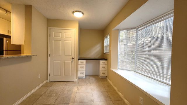 3224 Timmons Lane 129, Houston, TX 77027