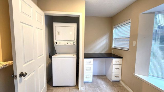 3224 Timmons Lane 129, Houston, TX 77027