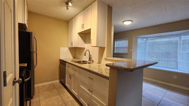 3224 Timmons Lane 129, Houston, TX 77027