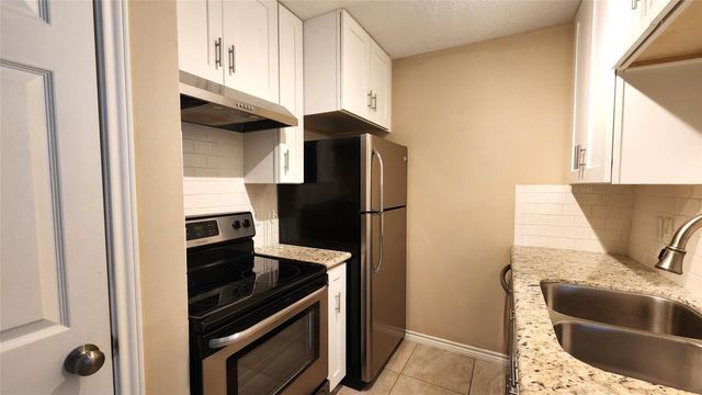 3224 Timmons Lane 129, Houston, TX 77027