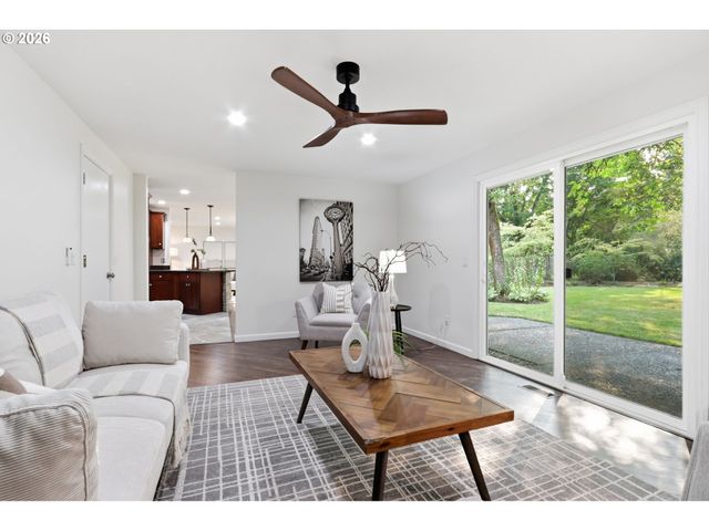 18280 INDIAN CREEK Dr, Lake Oswego, OR 97035