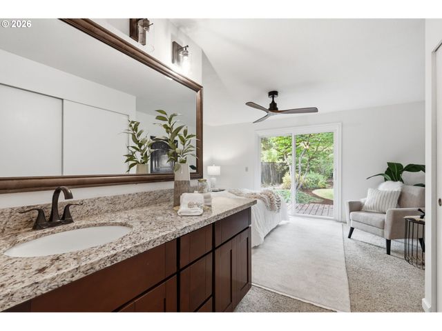 18280 INDIAN CREEK Dr, Lake Oswego, OR 97035