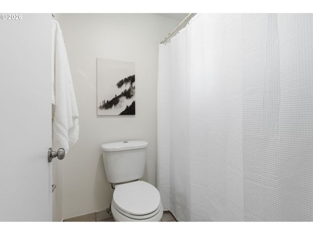 18280 INDIAN CREEK Dr, Lake Oswego, OR 97035