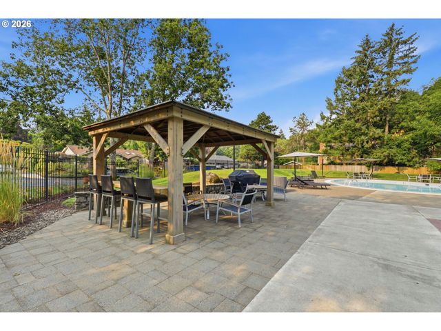 18280 INDIAN CREEK Dr, Lake Oswego, OR 97035