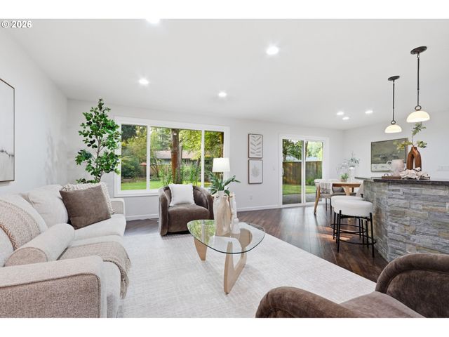 18280 INDIAN CREEK Dr, Lake Oswego, OR 97035