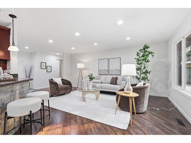 18280 INDIAN CREEK Dr, Lake Oswego, OR 97035