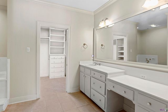 3301 Old Quarter Dr, Baton Rouge, LA 70809