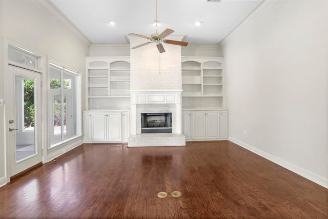 3301 Old Quarter Dr, Baton Rouge, LA 70809