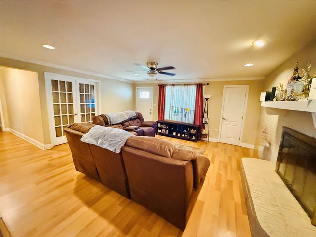 380 NE 32nd Street, Paris, TX 75460