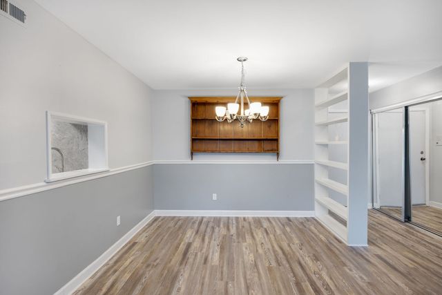 740 Saint Andrews Lane 4, Crystal Lake, IL 60014