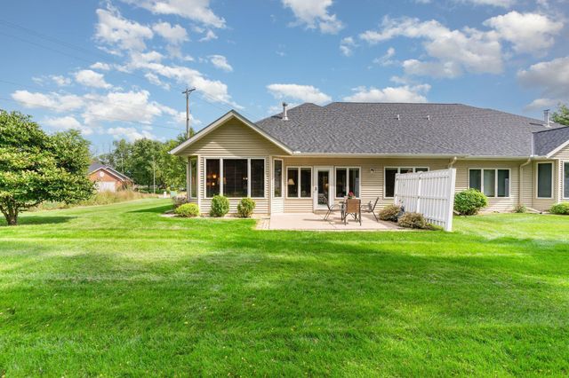 1822 Bohmbach Drive, Red Wing, MN 55066