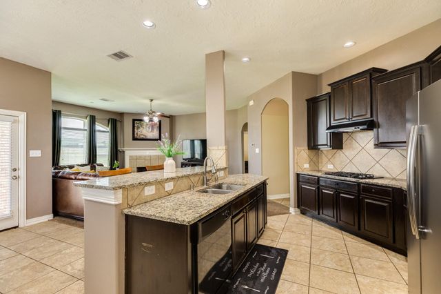 2730 Diamond Vista Lane, Rosharon, TX 77583
