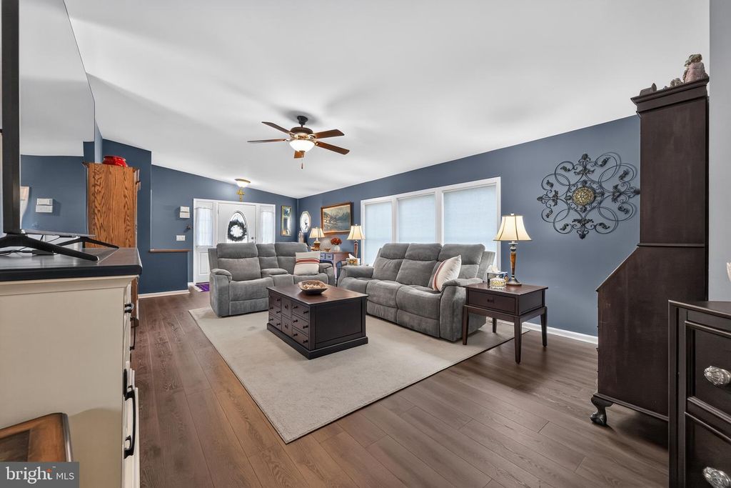 104 DYER CT, ROYERSFORD, PA 19468 — photo 5