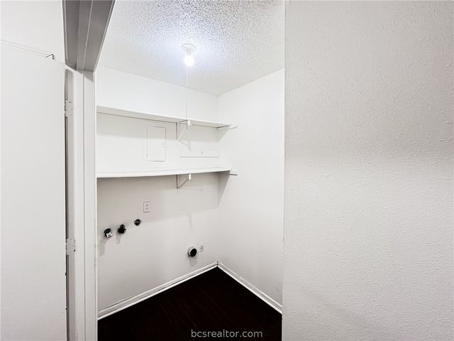 800 Pine Street, Hearne, TX 77859