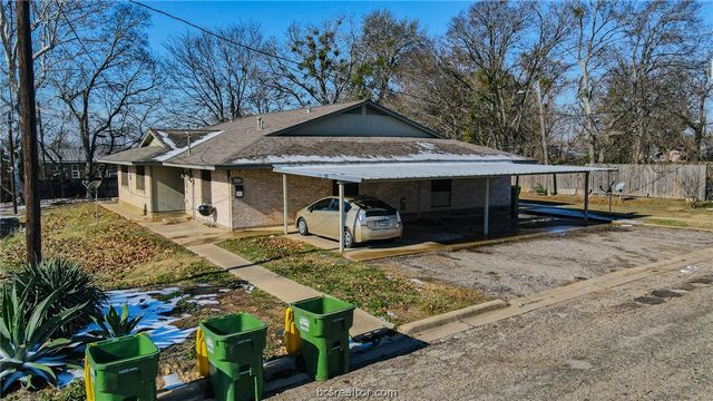 800 Pine Street, Hearne, TX 77859