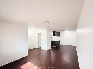 800 Pine Street, Hearne, TX 77859