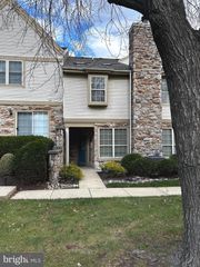 1410 STRATFORD CT #1410, Royersford, PA 19468