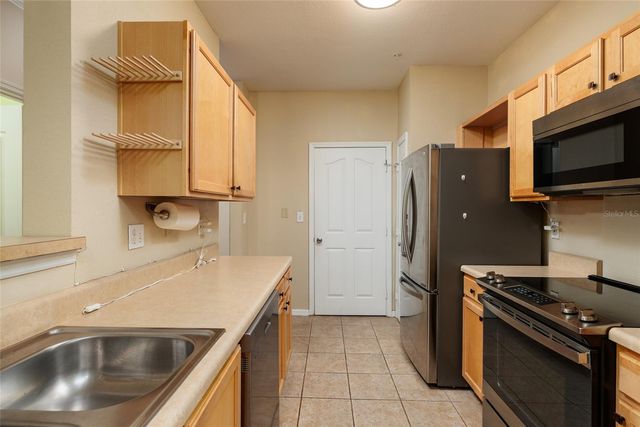 5000 CULBREATH KEY WAY 4-105, Tampa, FL 33611