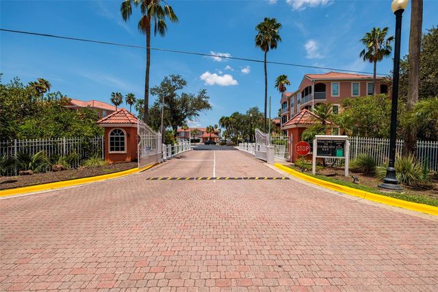 5000 CULBREATH KEY WAY 4-105, Tampa, FL 33611