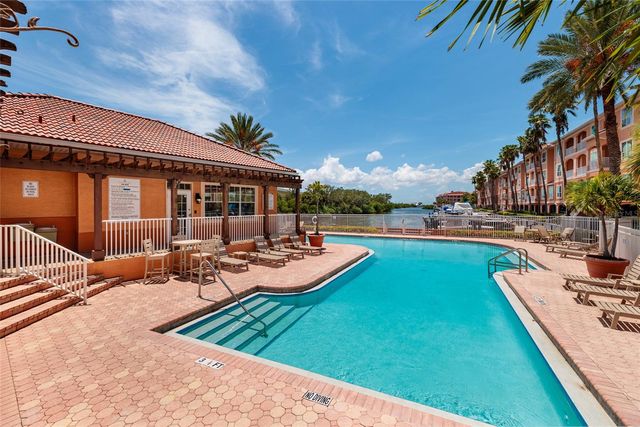 5000 CULBREATH KEY WAY 4-105, Tampa, FL 33611