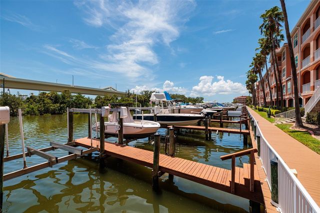 5000 CULBREATH KEY WAY 4-105, Tampa, FL 33611