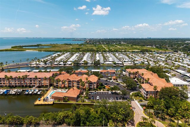 5000 CULBREATH KEY WAY 4-105, Tampa, FL 33611