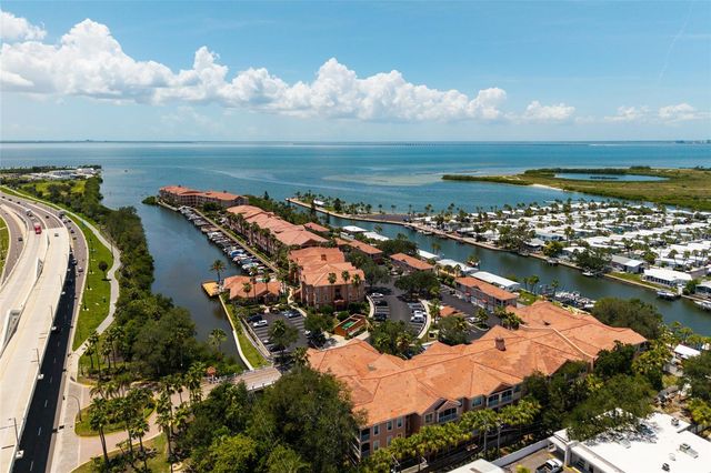 5000 CULBREATH KEY WAY 4-105, Tampa, FL 33611