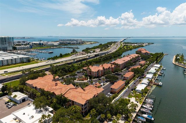 5000 CULBREATH KEY WAY 4-105, Tampa, FL 33611