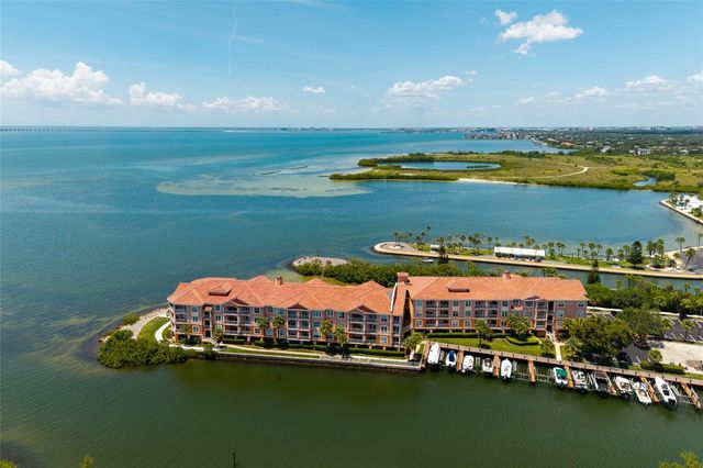 5000 CULBREATH KEY WAY 4-105, Tampa, FL 33611