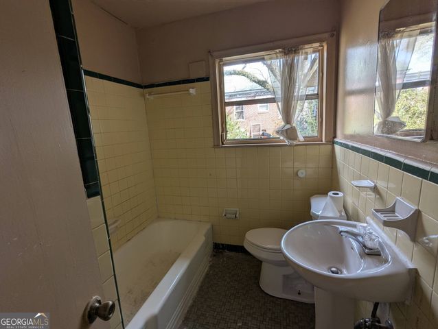 611 Whitney Avenue, Albany, GA 31701