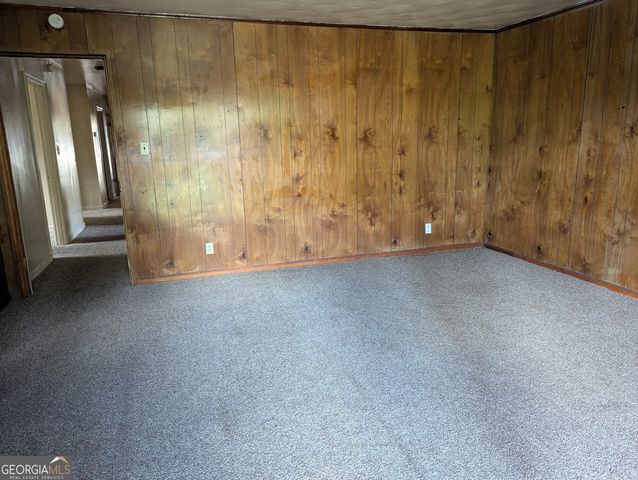 611 Whitney Avenue, Albany, GA 31701