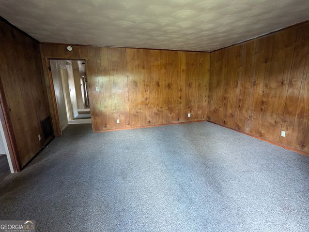 611 Whitney Avenue, Albany, GA 31701