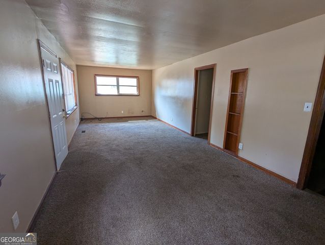 611 Whitney Avenue, Albany, GA 31701