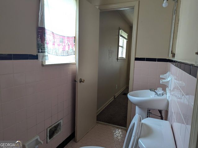 611 Whitney Avenue, Albany, GA 31701