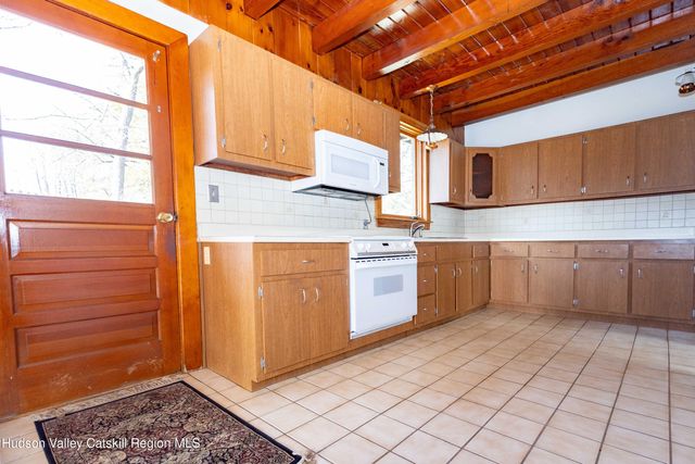 129 W Camp Church Road, Saugerties, NY 12477