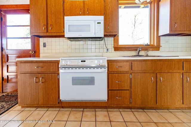 129 W Camp Church Road, Saugerties, NY 12477