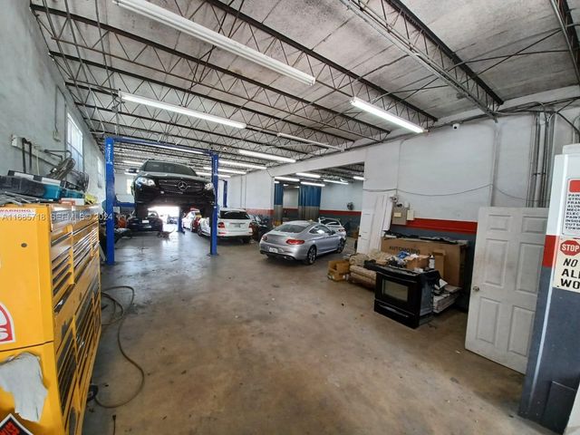707 N Dixie Highway, Hallandale Beach, FL 33009