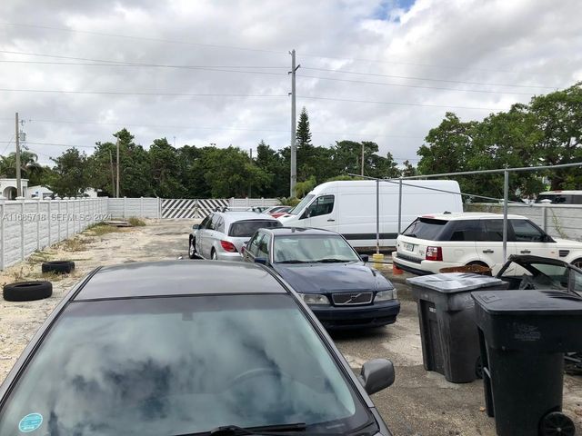 707 N Dixie Highway, Hallandale Beach, FL 33009