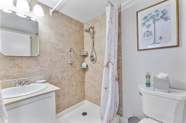 1041 Orange Terrace 104, Delray Beach, FL 33445